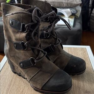 Sorel boots Dark Brown Lace-Up Women's 7.5 wedge leather